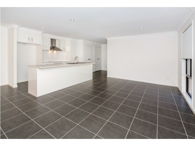 30B Kenneth Drive, Augustine Heights QLD 4300
