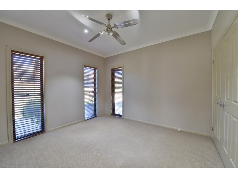 21 Burlington Terrace, Springfield Lakes QLD 4300