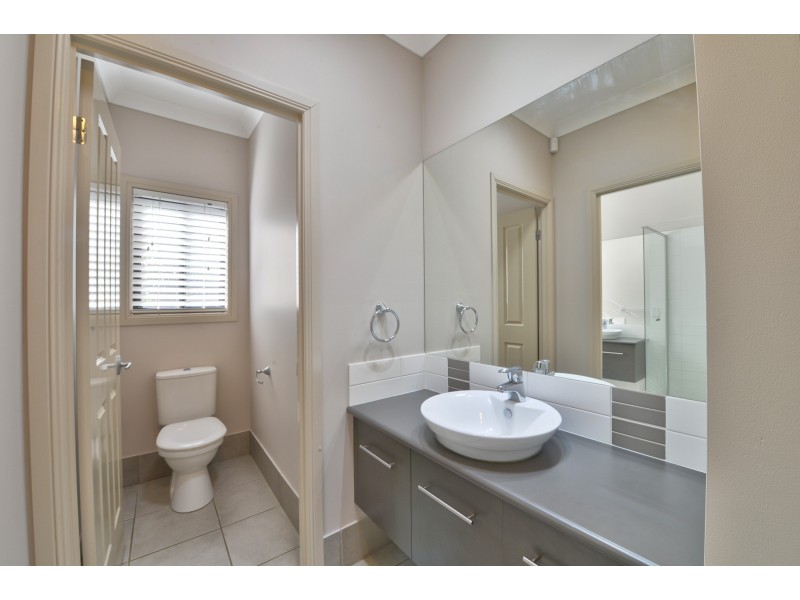 21 Burlington Terrace, Springfield Lakes QLD 4300