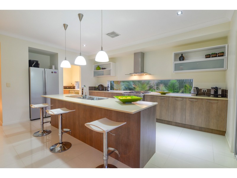 18 Cascades Street, Springfield Lakes QLD 4300