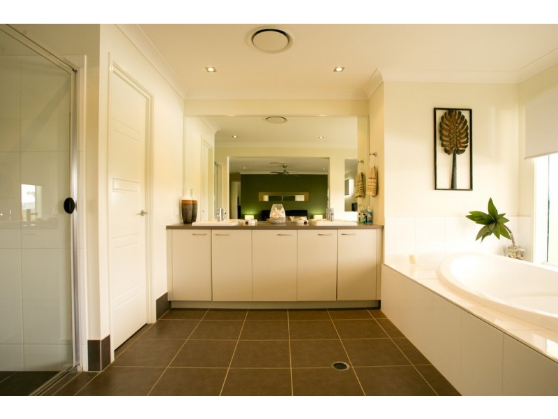 18 Cascades Street, Springfield Lakes QLD 4300