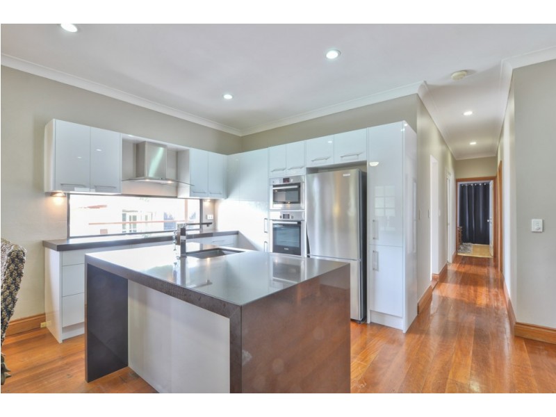 4 Vanessa Court, Camira QLD 4300