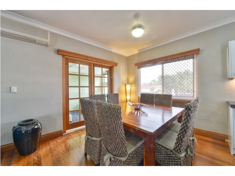 4 Vanessa Court, Camira QLD 4300