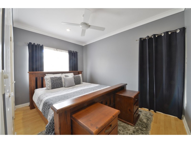 4 Vanessa Court, Camira QLD 4300