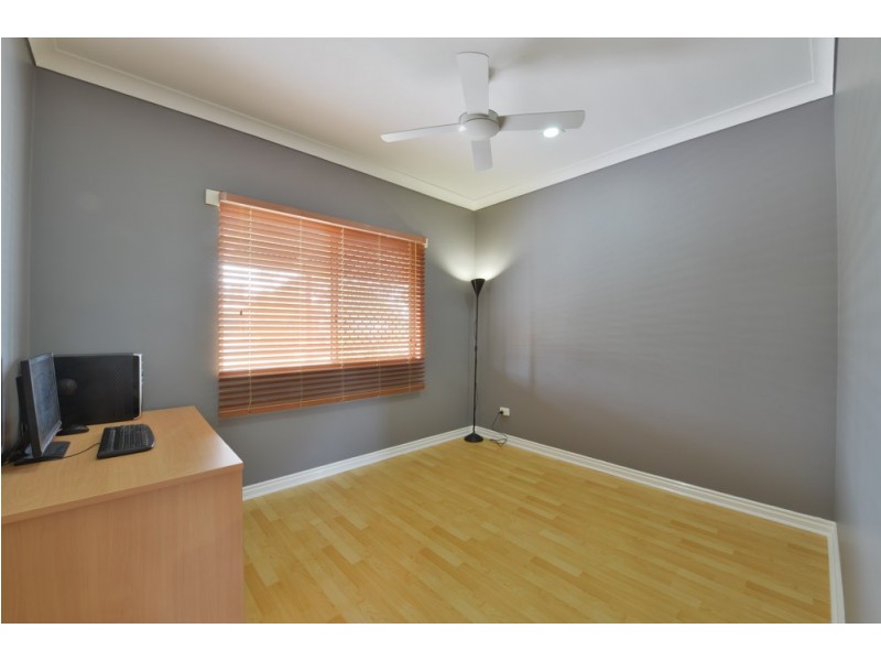 4 Vanessa Court, Camira QLD 4300