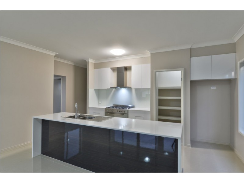 28 Cascades Street, Springfield Lakes QLD 4300