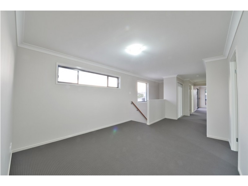 28 Cascades Street, Springfield Lakes QLD 4300