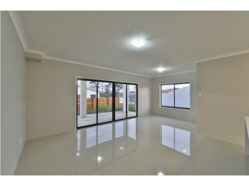 28 Cascades Street, Springfield Lakes QLD 4300
