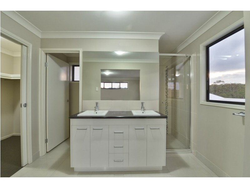 28 Cascades Street, Springfield Lakes QLD 4300