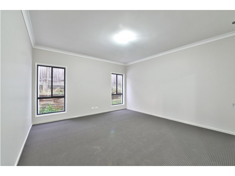 28 Cascades Street, Springfield Lakes QLD 4300