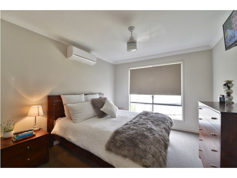 9 Hillsborough Place, Springfield Lakes QLD 4300