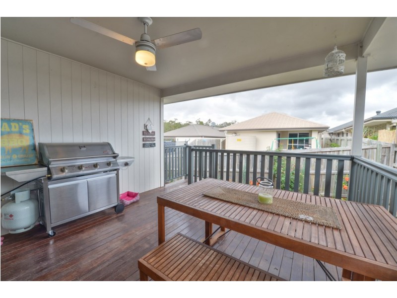 9 Hillsborough Place, Springfield Lakes QLD 4300