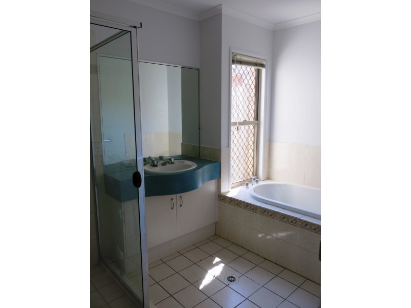 18 Goldeneye Place, Forest Lake QLD 4078