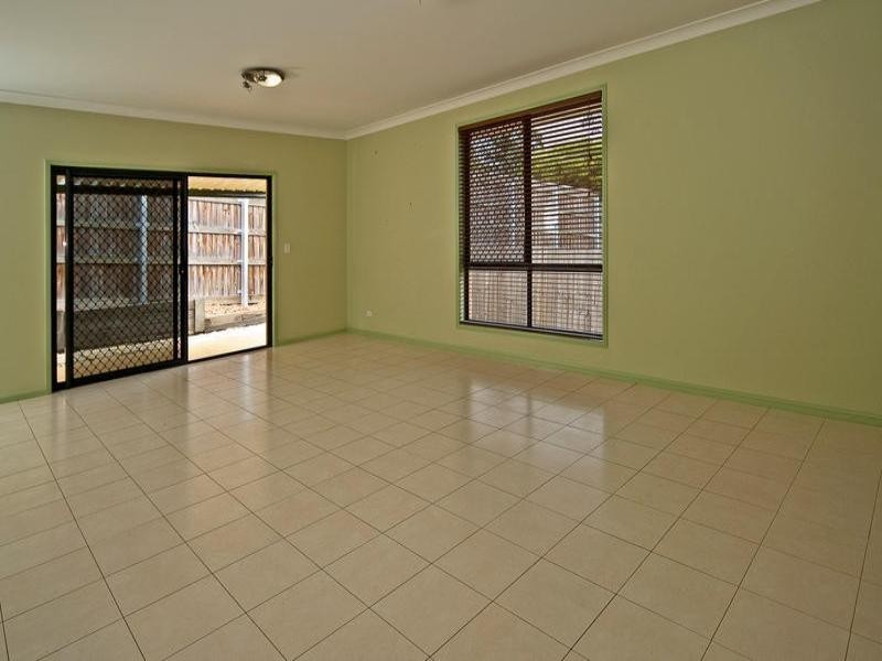 3 Freesia Close, Springfield Lakes QLD 4300