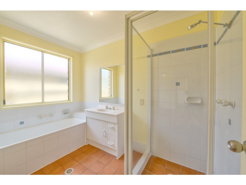 17 Ravenswood Lane, Springfield QLD 4300