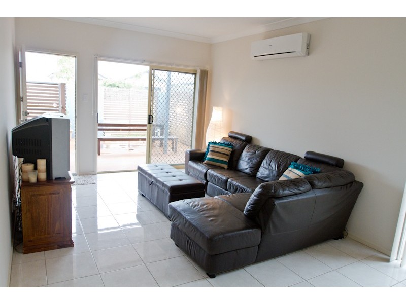 20 Creekside Drive, Springfield Lakes QLD 4300