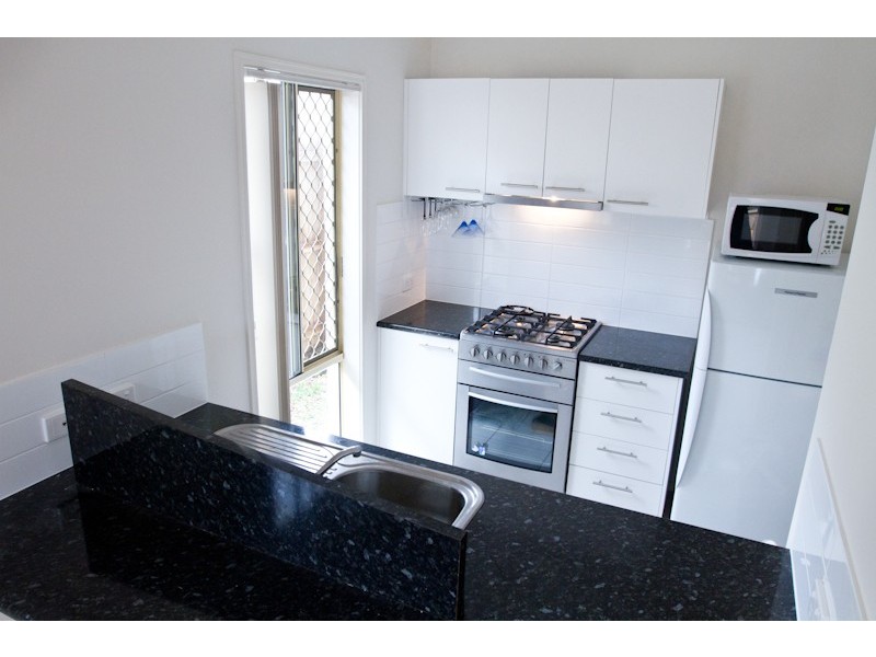 20 Creekside Drive, Springfield Lakes QLD 4300