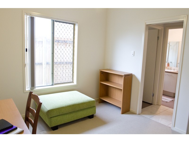 20 Creekside Drive, Springfield Lakes QLD 4300