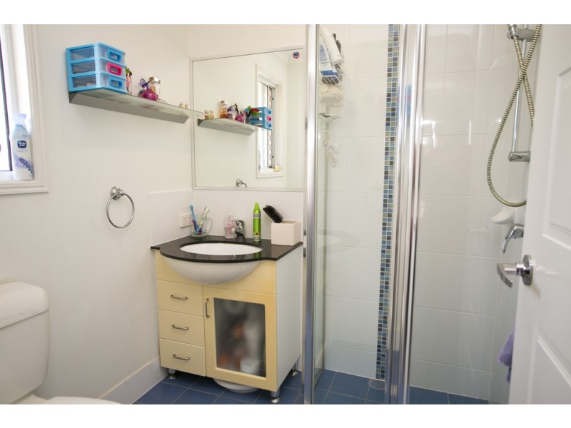 5 Riverside Crescent, Springfield Lakes QLD 4300