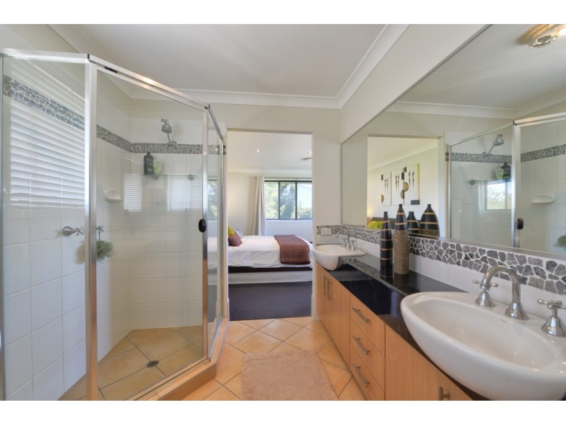 4 Coogara Court, Brookwater QLD 4300