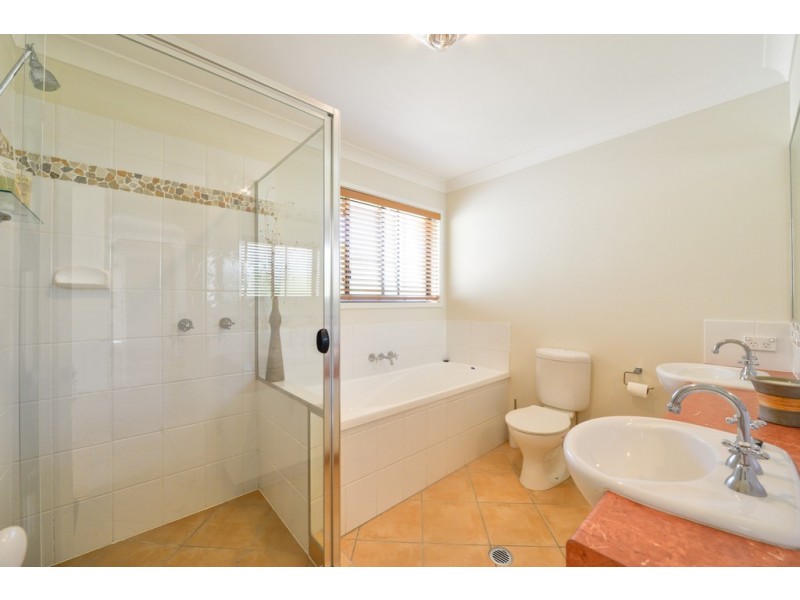 4 Coogara Court, Brookwater QLD 4300