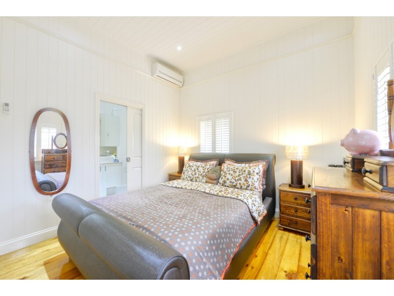 25 Jerrold Street, Sherwood QLD 4075