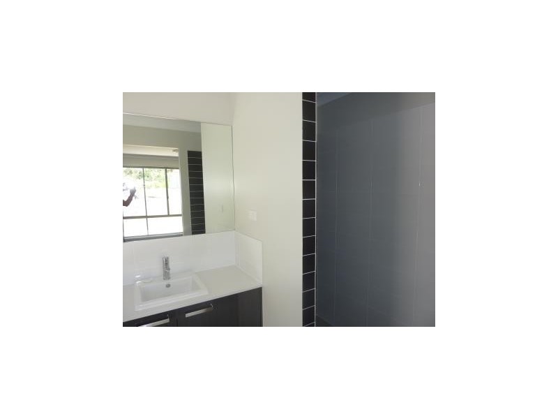 202 Grande Avenue, Springfield Lakes QLD 4300