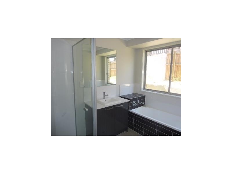 202 Grande Avenue, Springfield Lakes QLD 4300