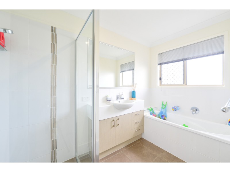 60 Geranium Drive, Springfield Lakes QLD 4300