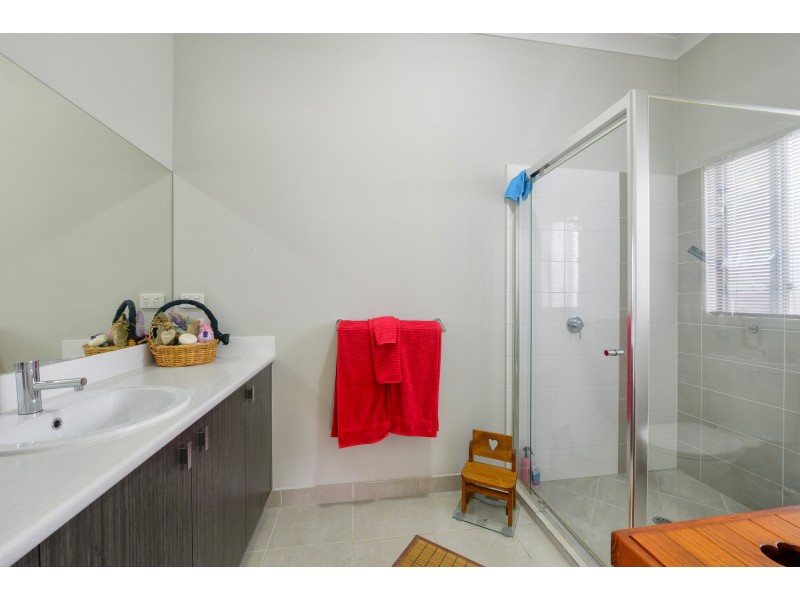 7 Hillsborough Place, Springfield Lakes QLD 4300