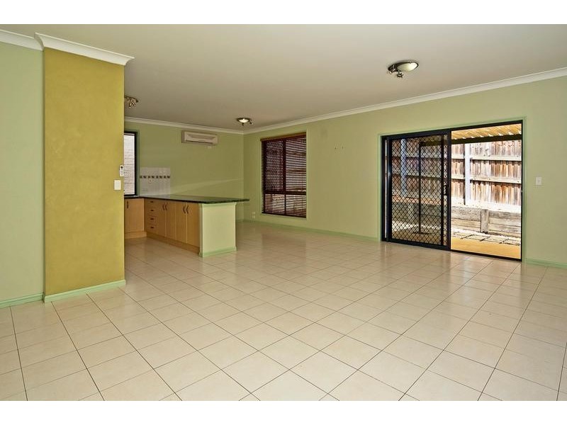 3 Freesia Close, Springfield Lakes QLD 4300