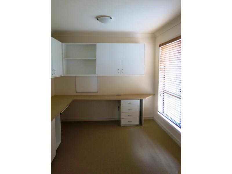 6 Bridgewater Road, Springfield QLD 4300