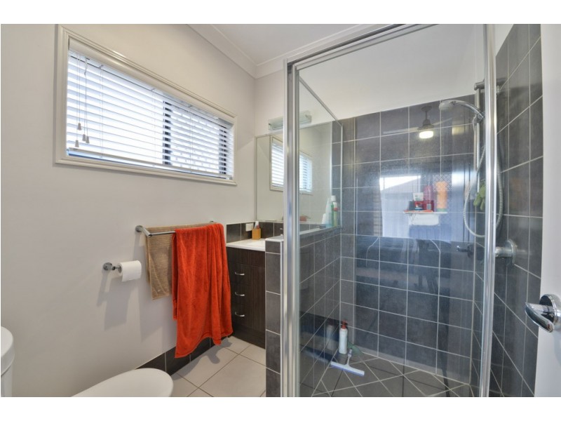 11 Violet Avenue, Springfield Lakes QLD 4300