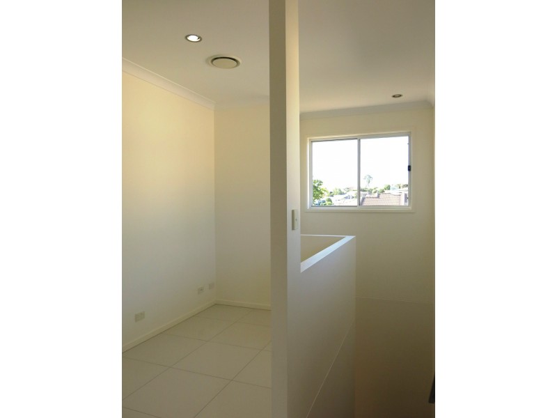 8 Aspect Terrace, Springfield Lakes QLD 4300