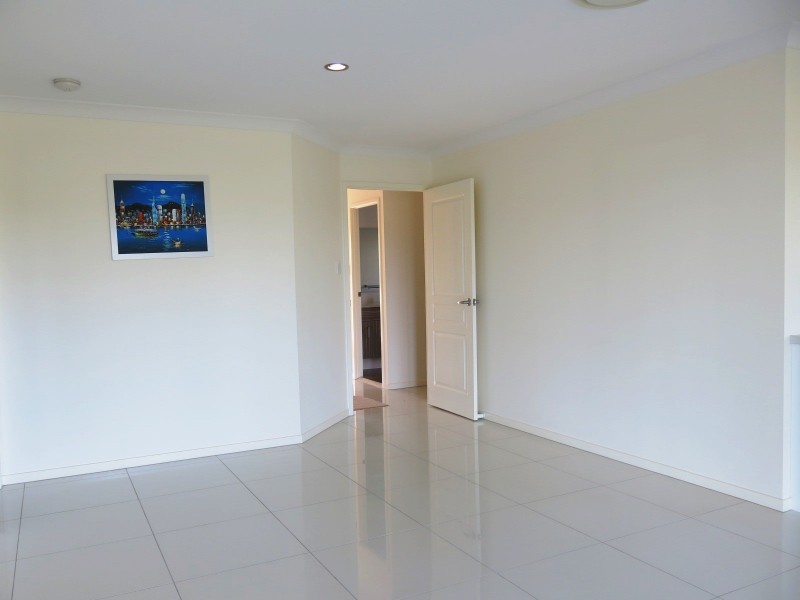 8 Aspect Terrace, Springfield Lakes QLD 4300
