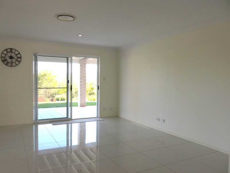8 Aspect Terrace, Springfield Lakes QLD 4300