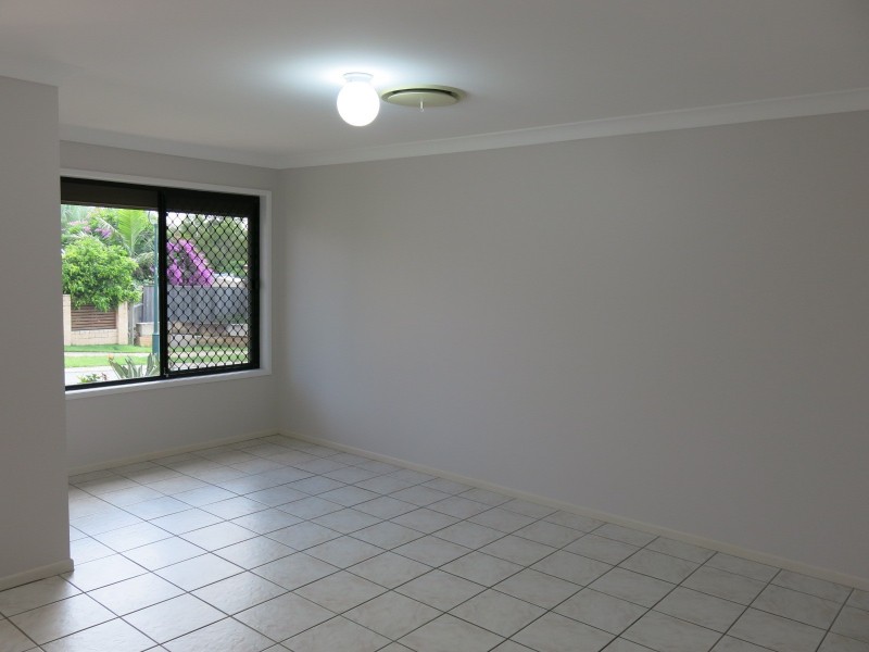 4 Labelle Street, Springfield Lakes QLD 4300