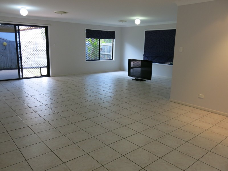 4 Labelle Street, Springfield Lakes QLD 4300