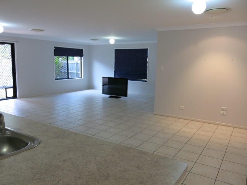 4 Labelle Street, Springfield Lakes QLD 4300