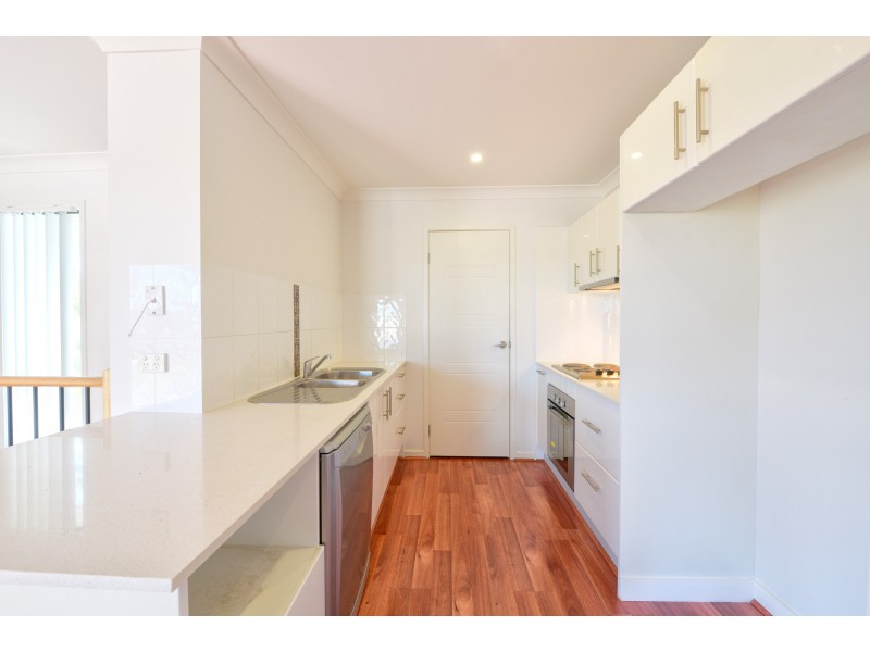 14 Pinnacle Close, Springfield Lakes QLD 4300