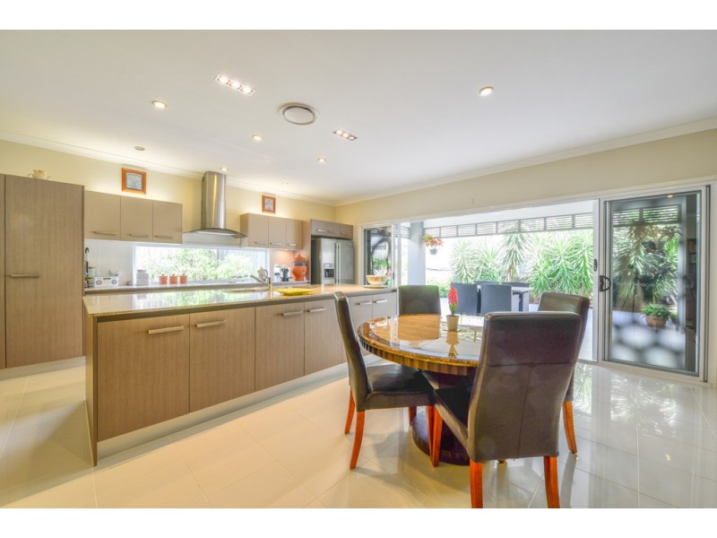 4 Cottonwood Cres, Springfield Lakes QLD 4300