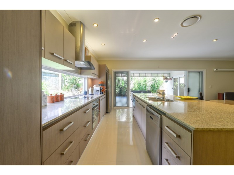 4 Cottonwood Cres, Springfield Lakes QLD 4300