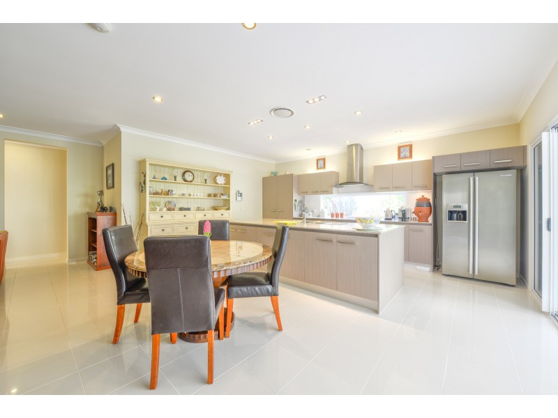 4 Cottonwood Cres, Springfield Lakes QLD 4300