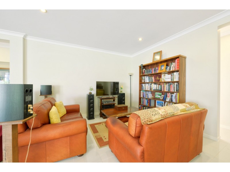 4 Cottonwood Cres, Springfield Lakes QLD 4300