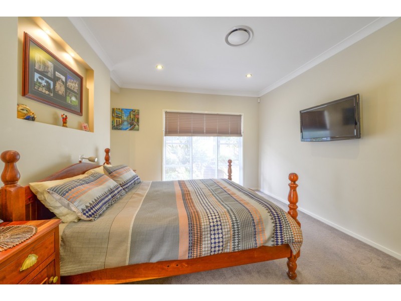 4 Cottonwood Cres, Springfield Lakes QLD 4300