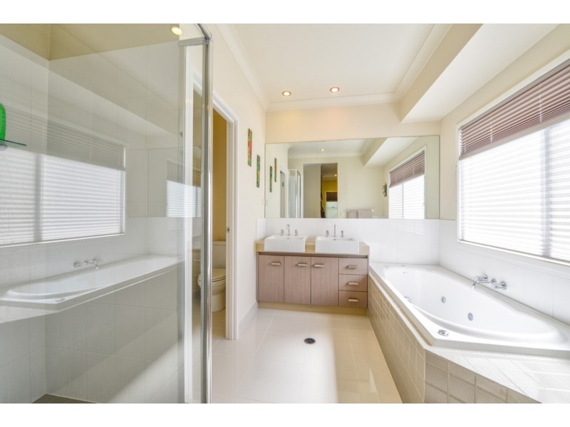 4 Cottonwood Cres, Springfield Lakes QLD 4300