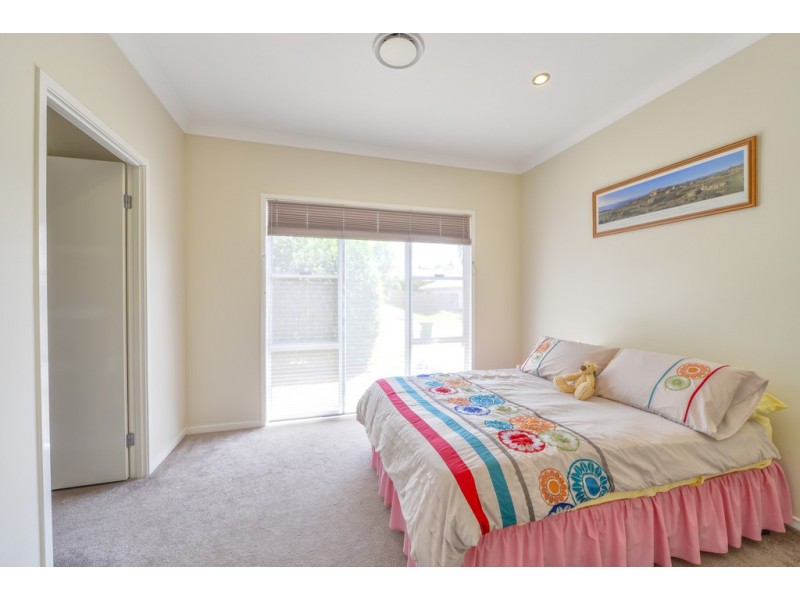 4 Cottonwood Cres, Springfield Lakes QLD 4300