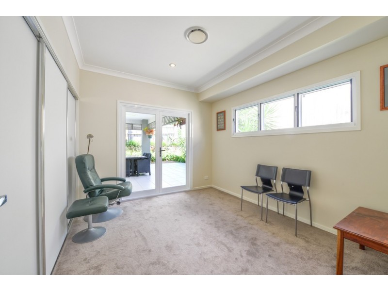 4 Cottonwood Cres, Springfield Lakes QLD 4300