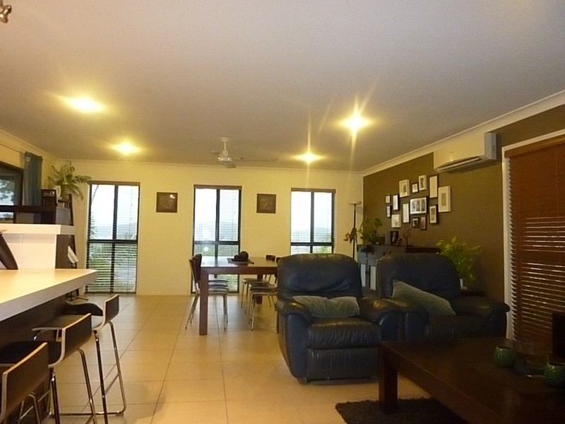 8 Greenwood Street, Springfield Lakes QLD 4300