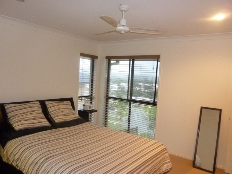 8 Greenwood Street, Springfield Lakes QLD 4300